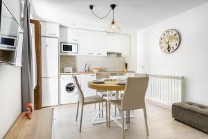 A kitchen or kitchenette at Casa Marosa