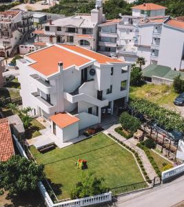 an aerial view of a house in a city at Apartments Radosevic in Ulcinj
