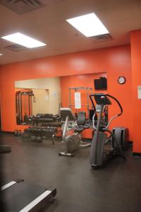 Fitness center at/o fitness facilities sa Your Vacation Home Downtown Vancouver