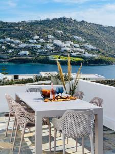 Gallery image of Modern Cycladic Sea View House in Ornos