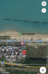 widok na mapę miasta w obiekcie 11 at beach w mieście San Salvo