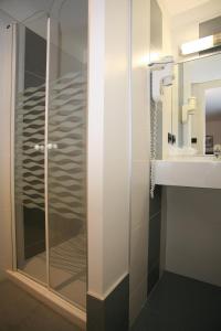Imagen de la galería de Hotel du Louvre, en Cherbourg-en-Cotentin