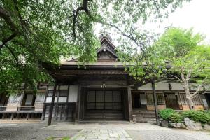 El edificio en el que está el ryokan