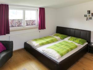 Postel nebo postele na pokoji v ubytování Apartment Lärche by Interhome