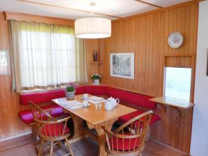 Gallery image of Chalet Panoramablick by Interhome in Aeschi