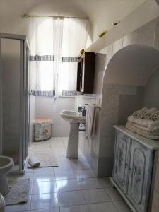 Ванна кімната в Trulli di Rosa