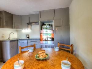 Kuchyň nebo kuchyňský kout v ubytování Holiday Home Port Sud by Interhome