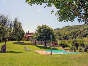 Bazén v ubytování Holiday Home Torsoli by Interhome nebo v jeho okolí