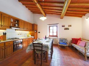 Kuchyň nebo kuchyňský kout v ubytování Holiday Home Torsoli by Interhome + 27 fotografií