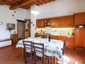 Kuchyň nebo kuchyňský kout v ubytování Holiday Home Torsoli by Interhome