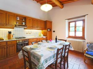 A kitchen or kitchenette at Holiday Home Torsoli by Interhome