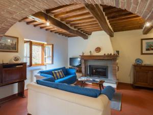 A seating area at Holiday Home Casale il Giglio-2 by Interhome