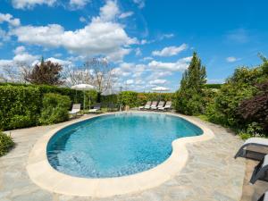Bazén v ubytovaní Holiday Home Casale il Giglio-1 by Interhome alebo v jeho blízkosti