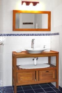 Bathroom sa Apartment Bleu Marine - LEX101 by Interhome