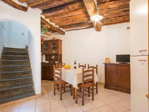 Kuchyň nebo kuchyňský kout v ubytování Apartment Via Vannocci by Interhome