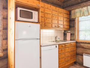 Køkken eller tekøkken på Holiday Home Kelokieppi by Interhome + 12 billeder