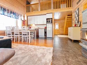 Kuchyň nebo kuchyňský kout v ubytování Holiday Home Sini-ruka 1 by Interhome
