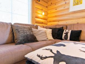 Posezení v ubytování Holiday Home Sini-ruka 1 by Interhome