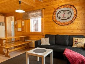 Posedenie v ubytovaní Holiday Home Hirvas levi 3 by Interhome