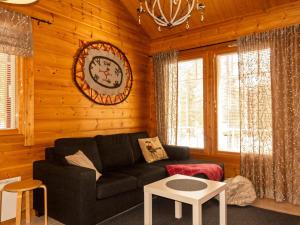 Posedenie v ubytovaní Holiday Home Hirvas levi 3 by Interhome