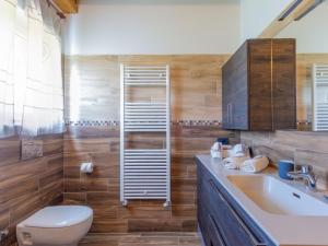 A bathroom at Holiday Home Gelsomini - CCO522 by Interhome