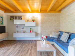A seating area at Holiday Home Gelsomini - CCO522 by Interhome Még 21 kép