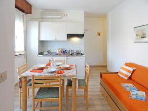 O bucătărie sau chicinetă la Apartment Antonella-1 by Interhome