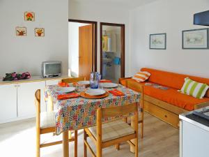 Un televizor și/sau centru de divertisment la Apartment Antonella-1 by Interhome