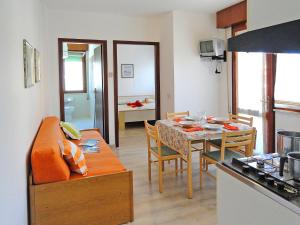 O bucătărie sau chicinetă la Apartment Antonella-1 by Interhome