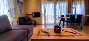 A television and/or entertainment centre at Dreamy Home by the Sea