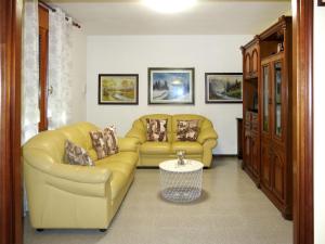 Posezení v ubytování Apartment Casa Consuelo by Interhome
