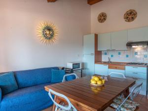 Kuchyňa alebo kuchynka v ubytovaní Apartment Giuly by Interhome