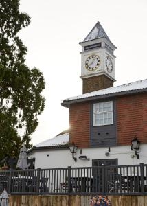 Cross Roads By Greene King Inns