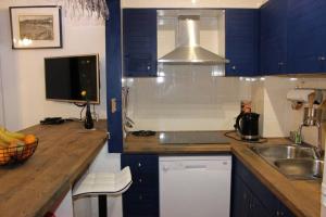 Afbeelding uit fotogalerij van Luxury 4 bed apartment on coastal footpath at Cap Ras in Llança