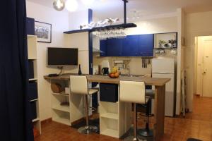 Afbeelding uit fotogalerij van Luxury 4 bed apartment on coastal footpath at Cap Ras in Llança