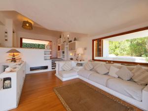 Posezení v ubytování Holiday Home Audarya - VGM610 by Interhome
