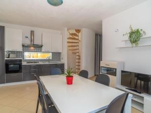 A kitchen or kitchenette at Holiday Home Pellicano by Interhome Még 20 kép