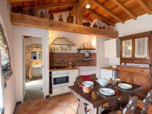 Kuchyň nebo kuchyňský kout v ubytování Holiday Home Carametto by Interhome