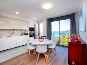 Η κουζίνα ή μικρή κουζίνα στο Apartment Isea Calpe 01 by Interhome