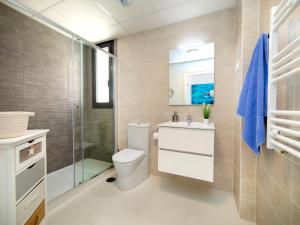 Koupelna v ubytování Apartment Calpe Beach II-1 by Interhome