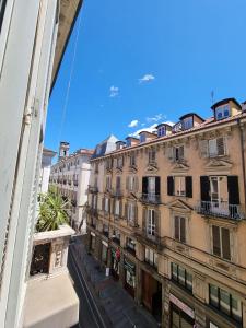 una vista desde la ventana de un edificio en Nel cuore del Centro Storico, en Turín