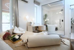 Garden Luxury Rooms的休息区
