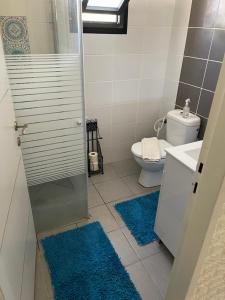 Afbeelding uit fotogalerij van Housing unit in the Moshav in Mishmār Hāyardin