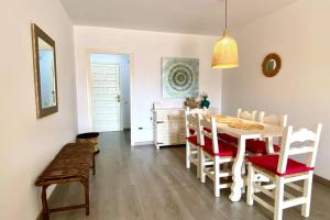 A seating area at Apartamento espectacular cerca de la playa