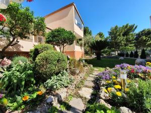Zahrada ubytování Guest House Antonia