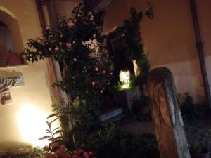 a room with a bunch of plants and flowers at Residence 1810 in Benevento