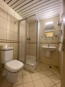 Phòng tắm tại B&B Yuzbasi Beach