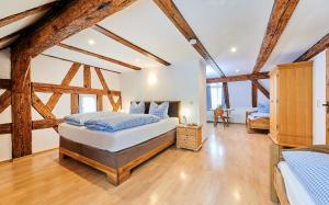 Postel nebo postele na pokoji v ubytování Hotel-Gasthof Bub