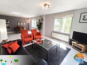 Posedenie v ubytovaní Villa Delfin, 3 tolle Apartements für je 4 bis 6 Personen - in L Alfàs del Pi