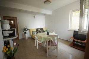 Kuchyňa alebo kuchynka v ubytovaní Apartment 75-5